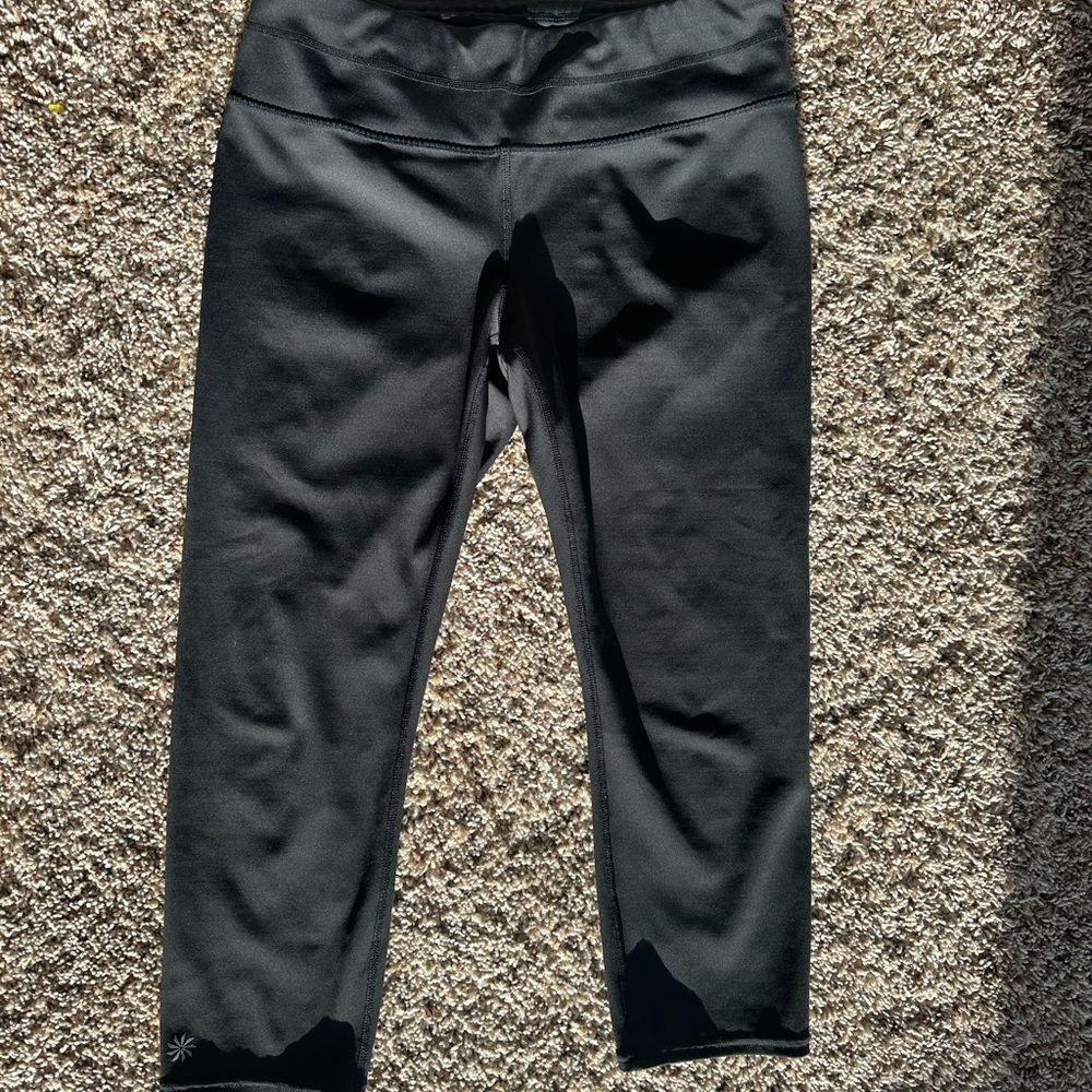 Athletes Women’s Leggings Black Zipper Back Pocket Size Medium‎ Cropped